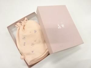 宇野千代　花模様刺繍巾着